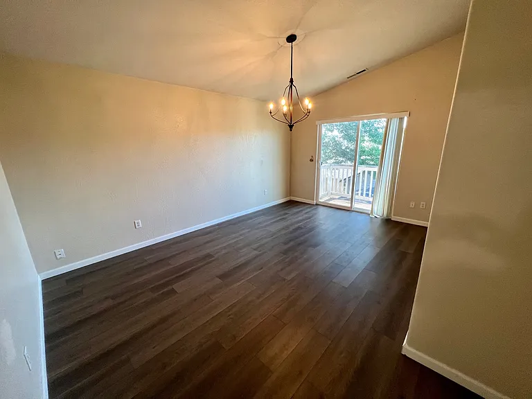 2635 Parkwood Village Ln — Photo 30