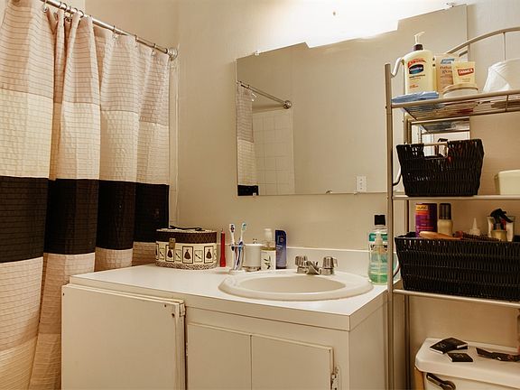 5th image of 66 W 83rd St APT 4B