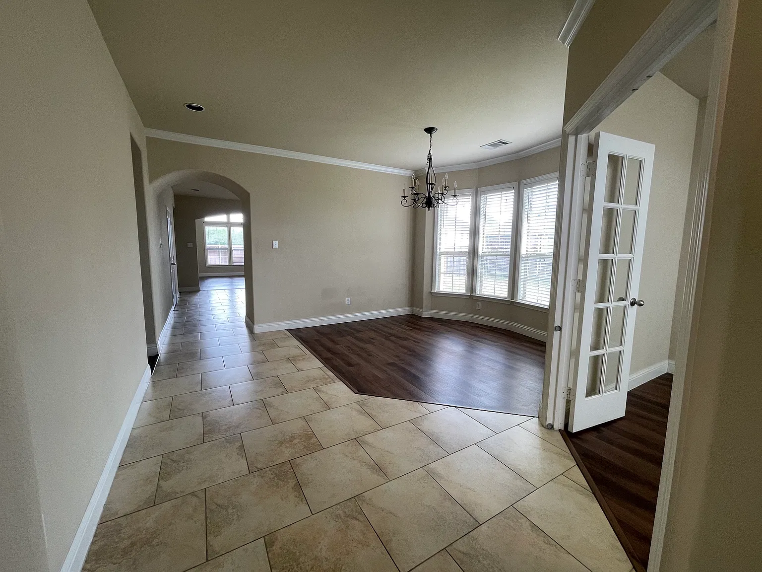 3 bed, 1852 sqft, $2,225 — Photo 4