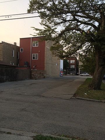 2nd image of 2524 W Division St