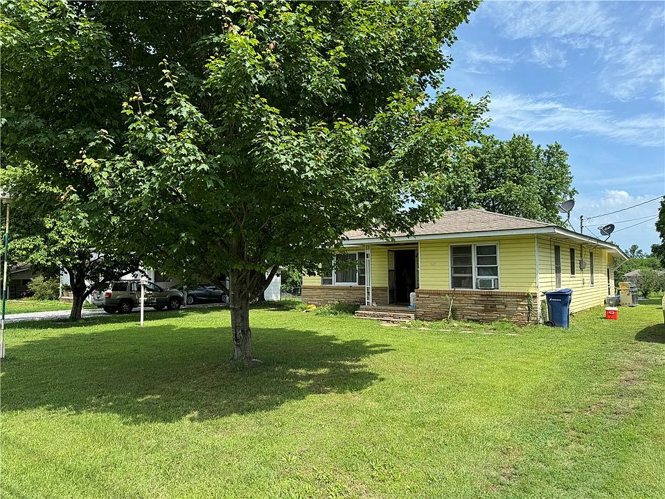 1st image of 415 Cheri Whitlock Dr