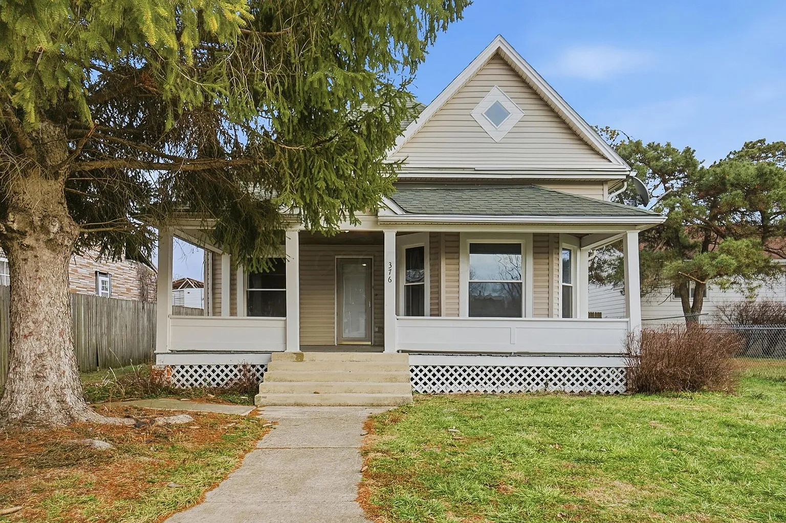 376 Park Blvd photo 1