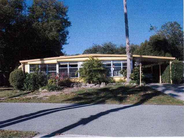 1st image of 736 Poinsettia St