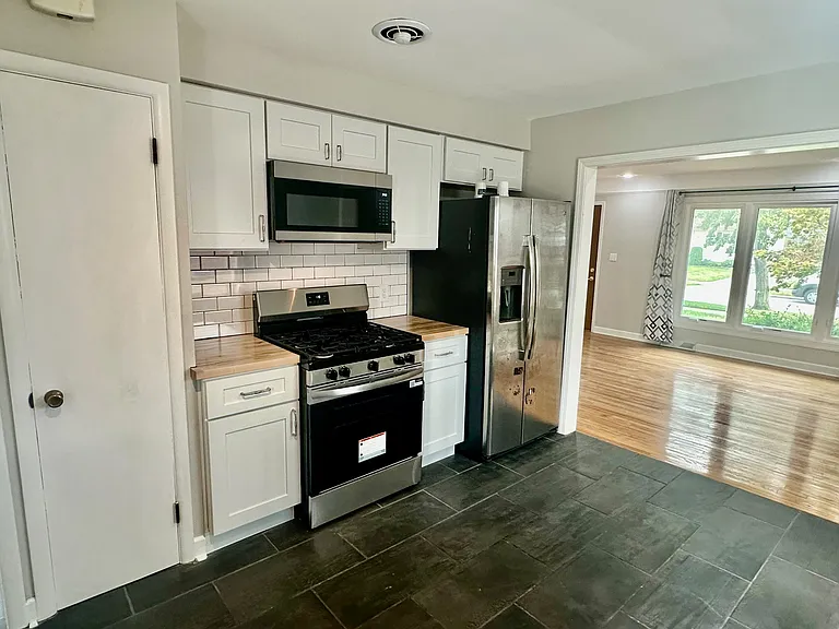 31005 Ronald Dr — Photo 5