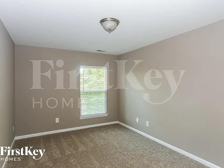 111 Vance Crescent Dr — Photo 9