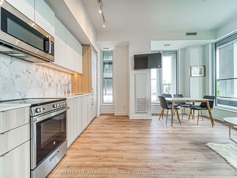 500 Dupont St #303 — Photo 16