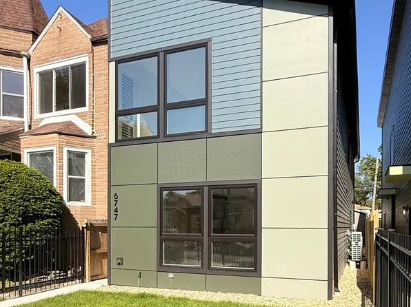 6747 S Langley Ave, Chicago, IL 60637