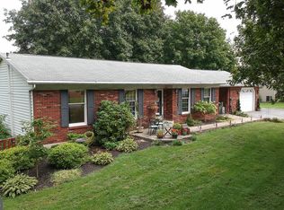 4198 Snavely Rd, Elizabethtown, PA 17022