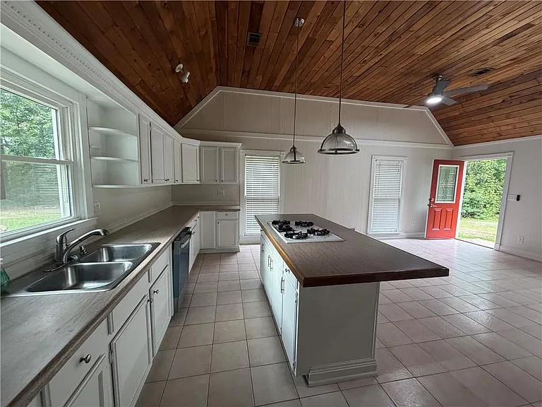 1526 Lost Mountain Rd — Photo 8