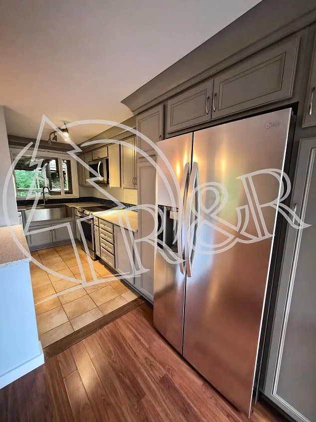 2 bed, 940 sqft, $1,595 — Photo 2
