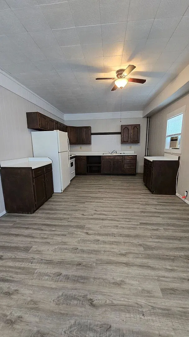 824 Main St — Photo 3