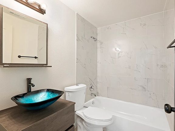 4th image of 8801 NE 140th Pl