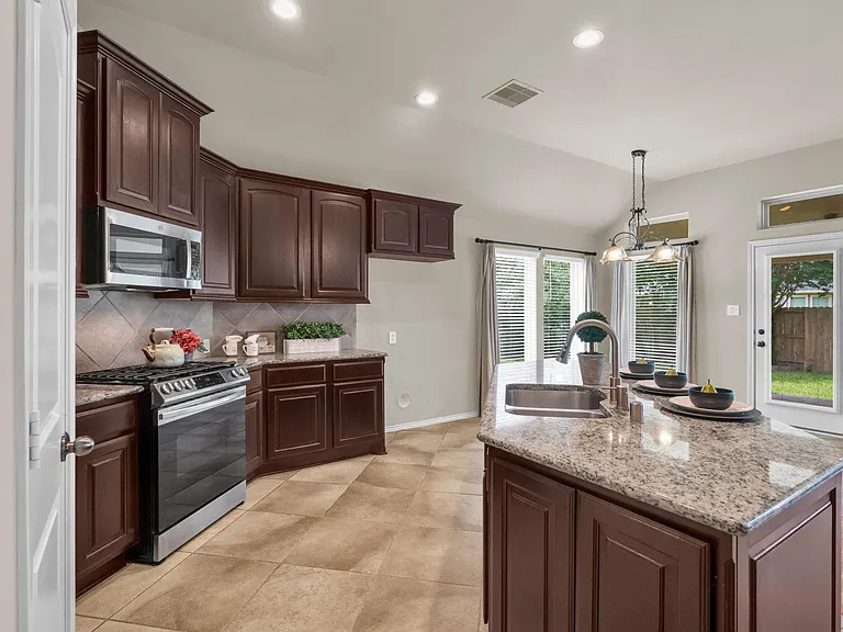 12938 Buchanan Oaks Ln — Photo 16