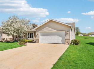 1554 Bluebell Dr, Hartford, WI 53027