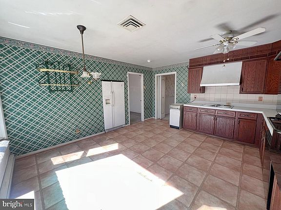 3rd image of 5709 Turner Rd