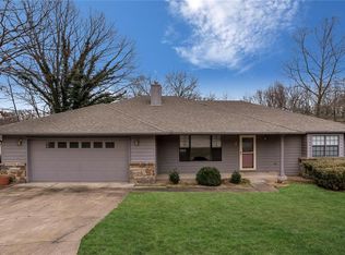 1 Sunderland Ln, Bella Vista, AR 72714