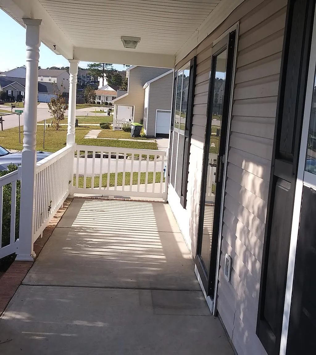 3 bed, 1300 sqft, $1,700 — Photo 3
