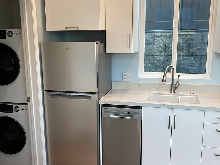 1352 Oak Ave — Photo 9