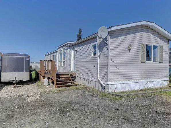 12128 E 98th St, Grande Prairie, AB T8V 7J2