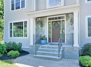 5 Robinson Dr, Bedford, MA 01730