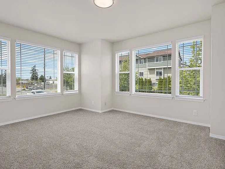 Pine Street Townhomes — Photo 7