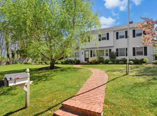 4 Hampton Harbor Rd, Hampton Bays, NY 11946