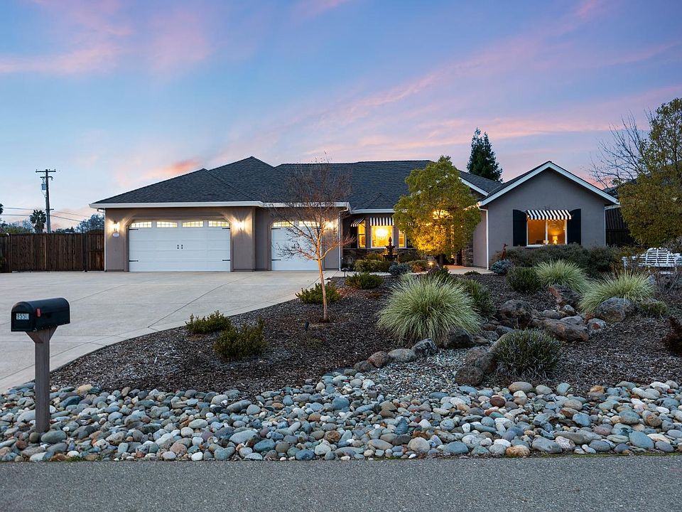 1st image of 9550 S Canyon Ct