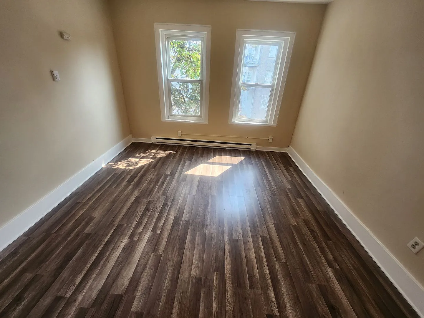 1402 W Linden St — Photo 4