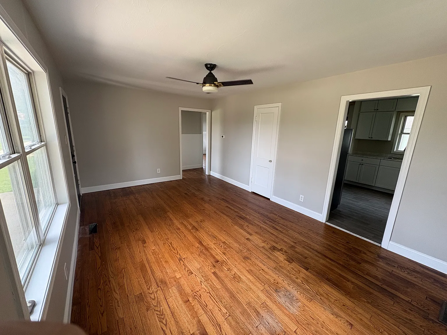 2 bed, 768 sqft, $1,500 — Photo 2