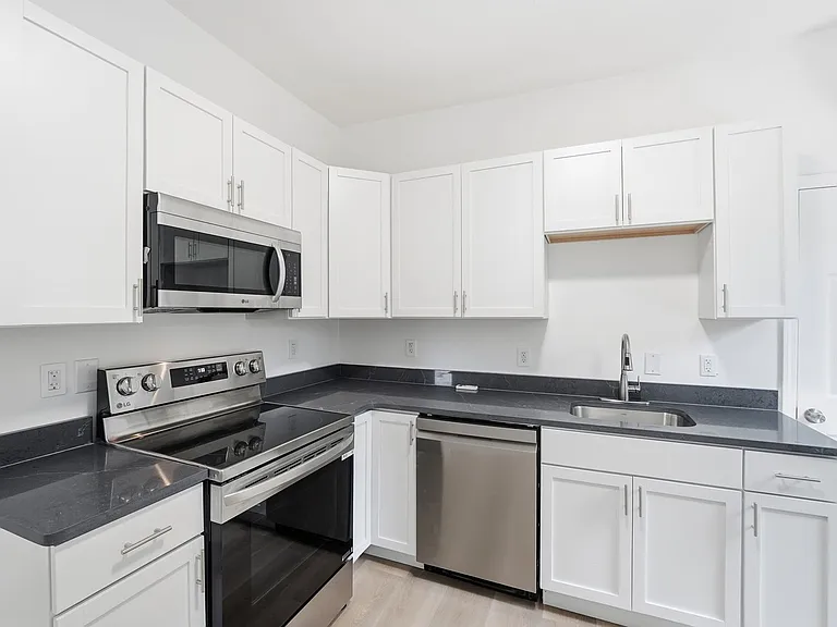568 Hale Ave — Photo 26