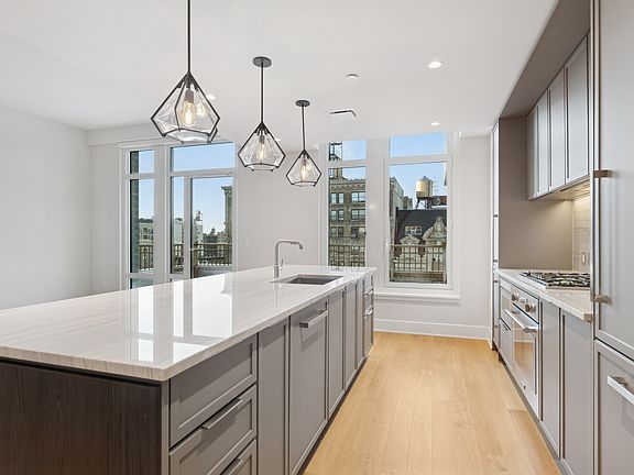 5th image of 218 W 103rd St Unit 12B