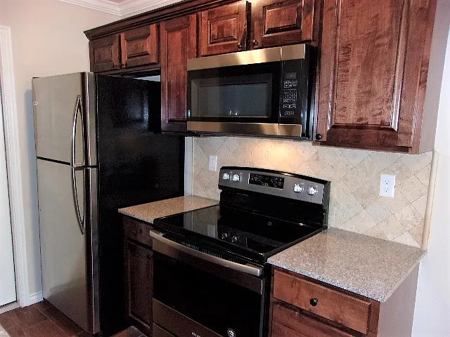 Creekside Condos/Townhomes — Photo 4