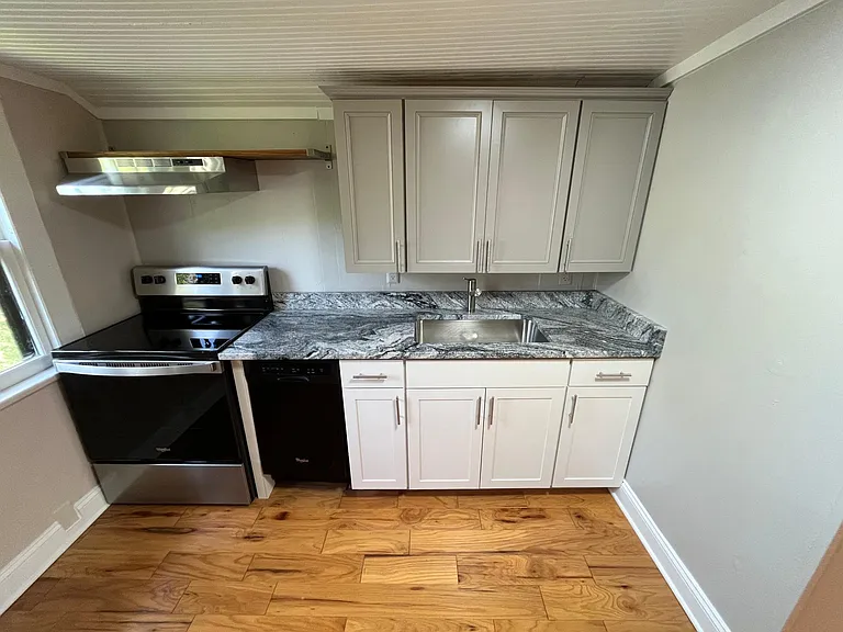 1701 Washington Ave #B — Photo 9