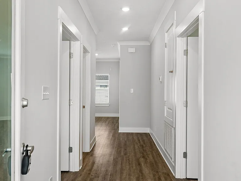 170 Bradford Ct — Photo 6