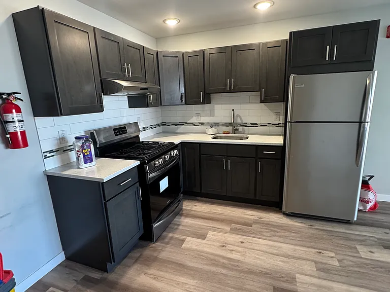 77 Park Ave #204 — Photo 3