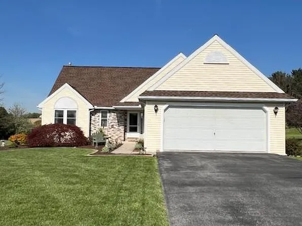 3 Sholly Dr, Hamburg, PA 19526