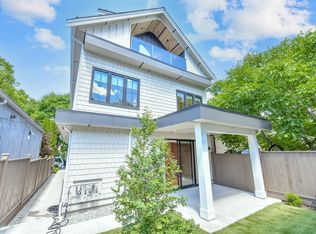 2682 Napier St #2, Vancouver, BC V5K2W6