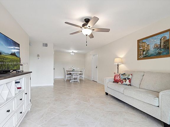 3rd image of 6505 Bay Club Dr APT 3