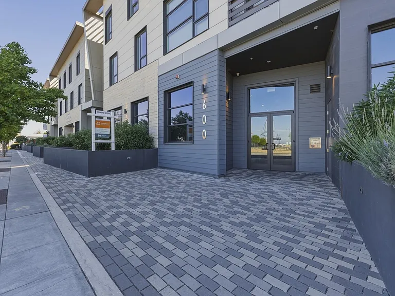 600 El Camino Real #308 — Photo 44