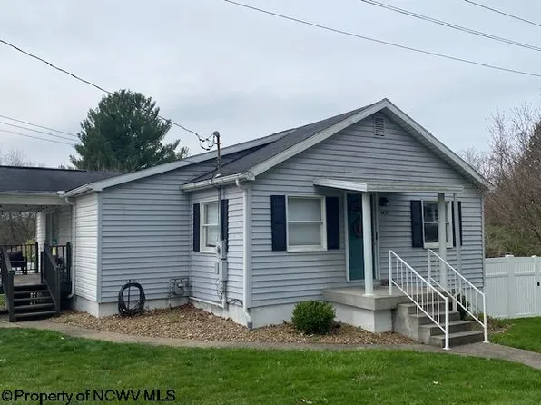 1425 Canton Ave, Star City, WV 26505