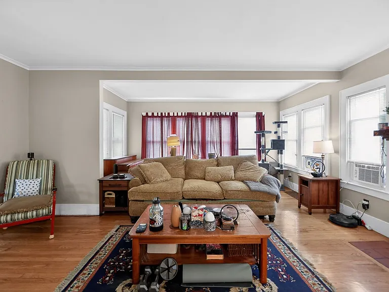 151 Wolcott Ave — Photo 11