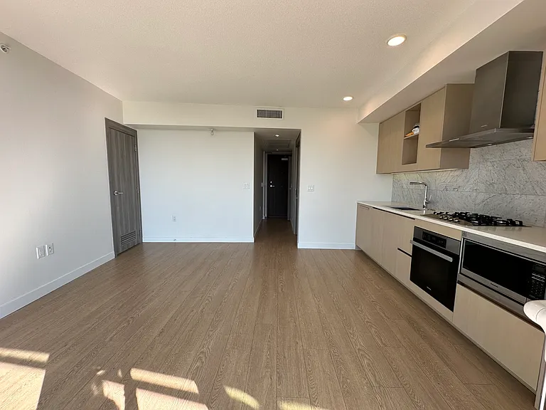 89 Nelson St #2604 — Photo 6