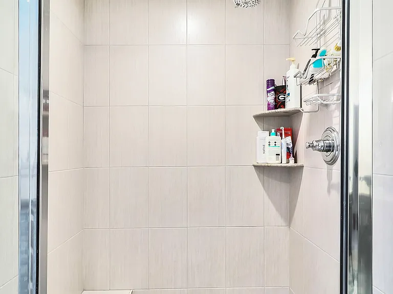 221 Wilson Dr — Photo 40