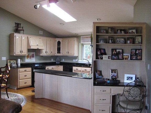 4th image of 1310 Terrys Mountain Rd