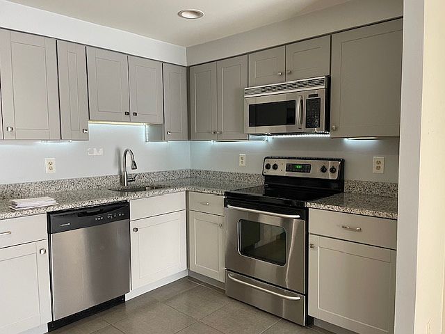 1st image of 86 N Bedford St #B