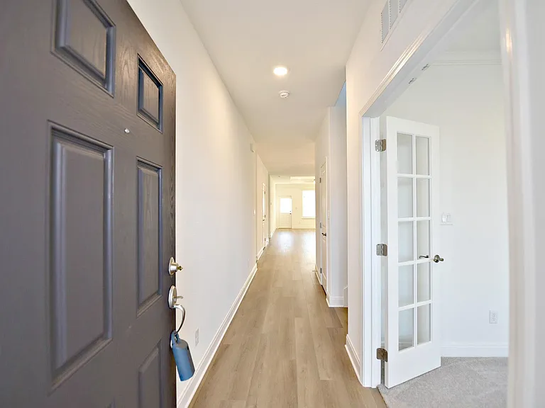 517 Scooter St — Photo 3