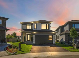 644 Moonflower Cres, Ottawa, ON K1T 0X8