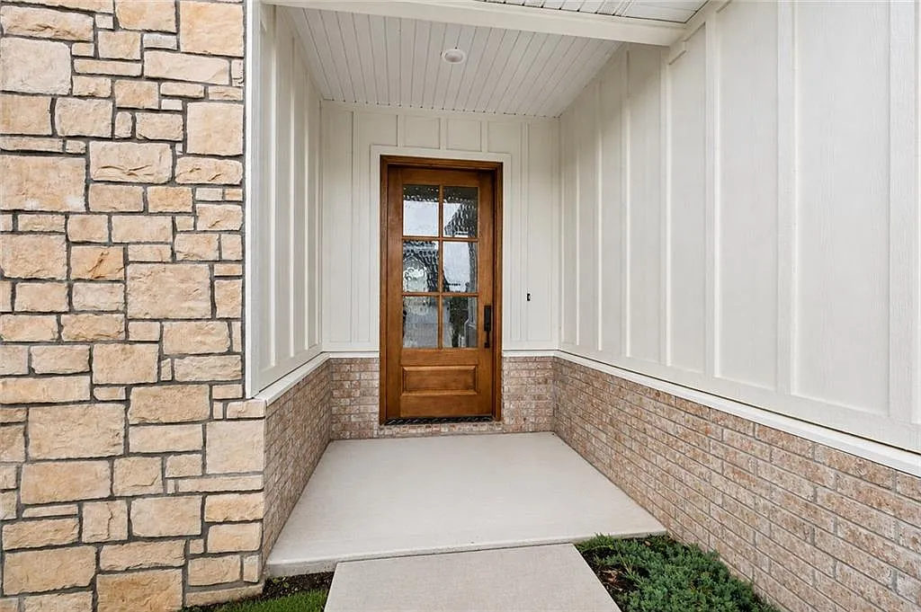 5 bed, 3227 sqft, $3,300 — Photo 4