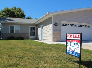 729 E Spruce Ct, Winner, SD 57580