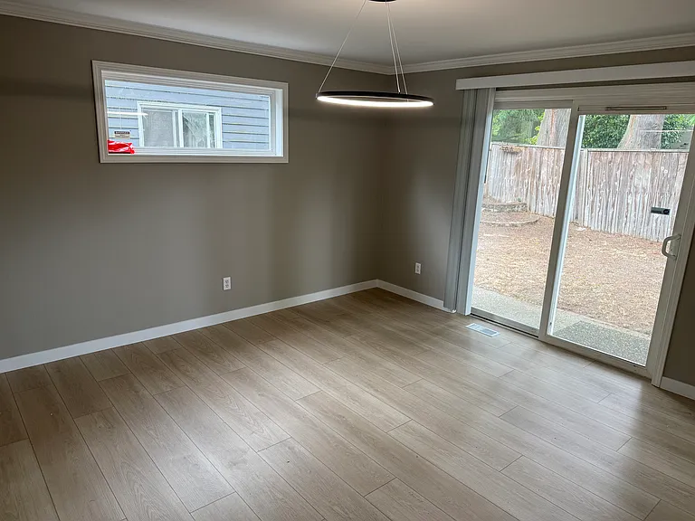 10755 20th Ave NE — Photo 5